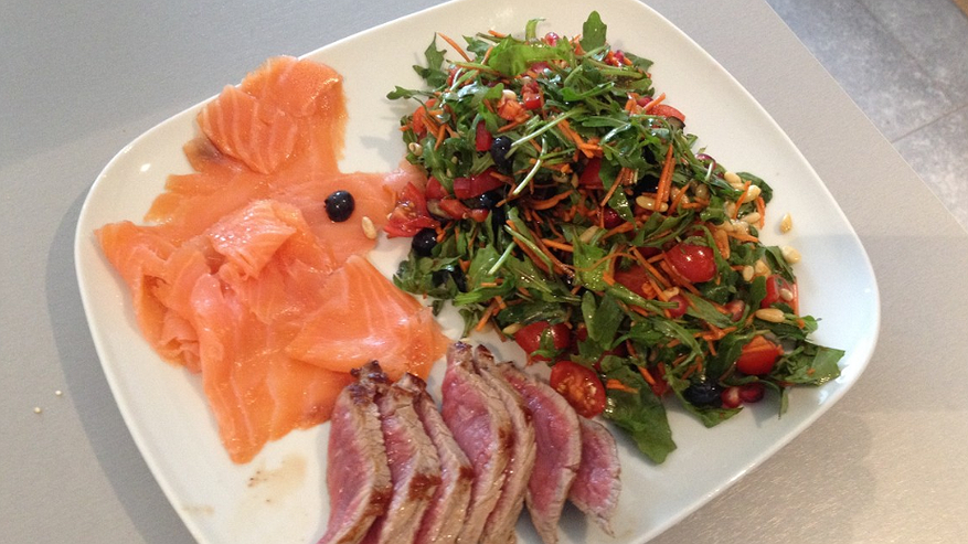 Главная картинка новости: Рыбу в магазине не покупаю, засаливаю по этому рецепту много лет и довольна - вкус как у дорогой форели