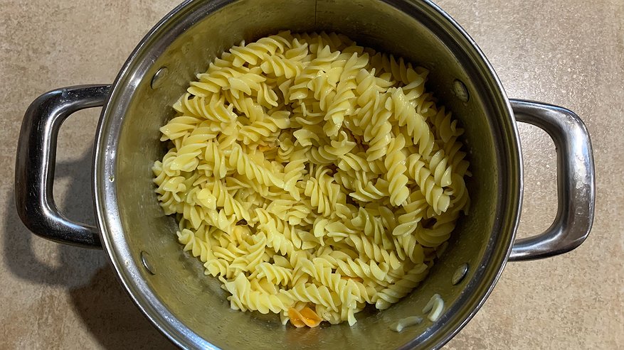 Главная картинка новости: Бросаю макароны в кипящее масло — и это блюдо сразу становится настоящим деликатесом. Просто, дёшево, а вкус как в ресторане