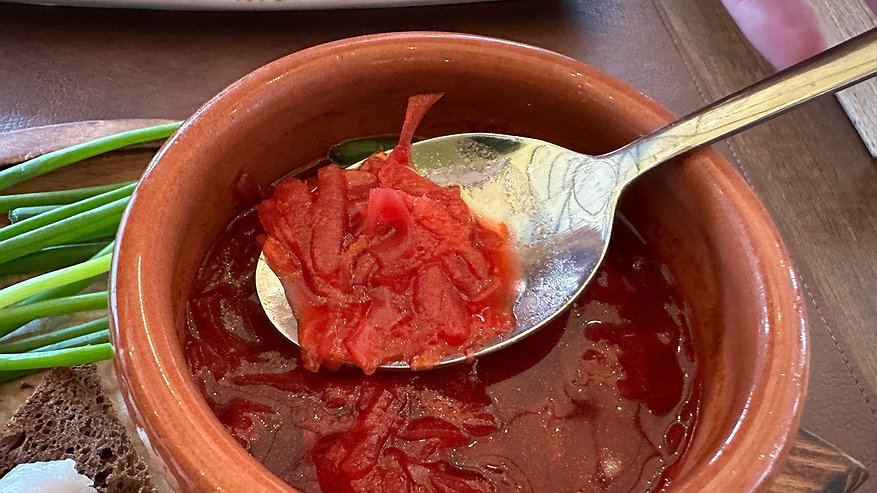 Главная картинка новости: Вот от чего зависит вкус борща - и его цвет: 3 хитрости от деревенских хозяек. Суп получится настоящий, вкусный, рубиновый