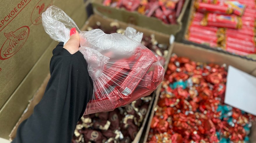 Главная картинка новости: Обалденные конфеты за копейки: в "Светофоре" откопали настоящий шоколадный вкусный клад - и состав на 100% натуральный