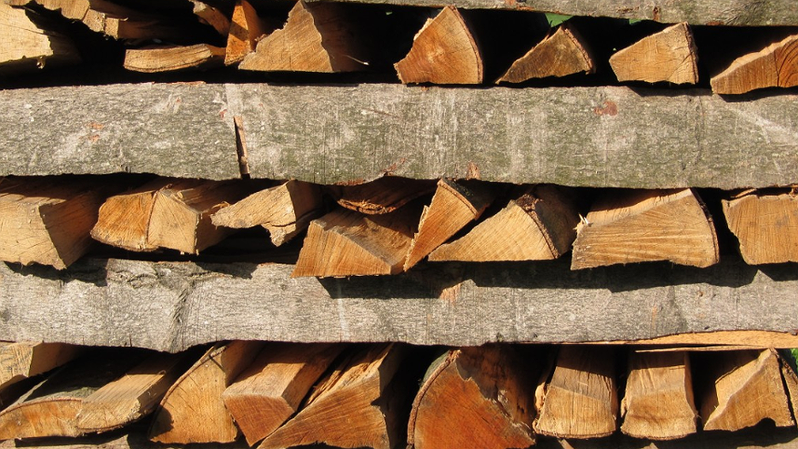 Главная картинка новости: Почему уральские деревни массово переходят с газа на дрова