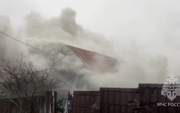 26 огнеборцев тушили пожар на улице, названной в честь города-побратима Пензы