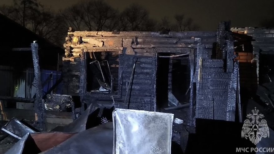 Главная картинка новости: В пензенском частном секторе произошел серьезный пожар: есть жертвы