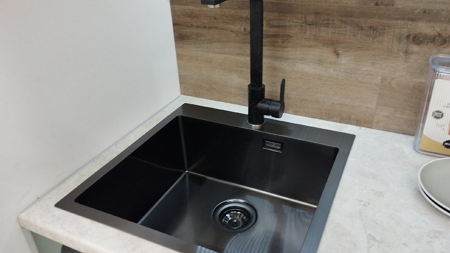 Главная картинка новости: Две причины, почему появляется запах канализации, хотя ничего не протекает и как это устранить - совет опытного сантехника