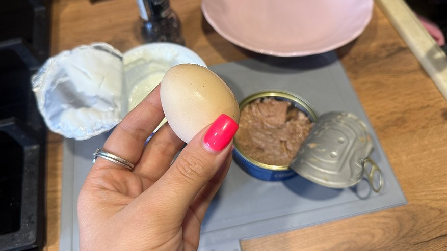 Главная картинка новости: Как сварить яйца без трещин? Простой лайфхак сделает скорлупу прочной