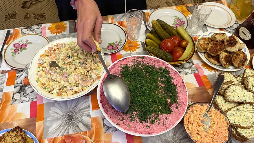 Главная картинка новости: Салат, который просится на стол каждую неделю. Просто так к ужину, или по поводу - делюсь рецептом