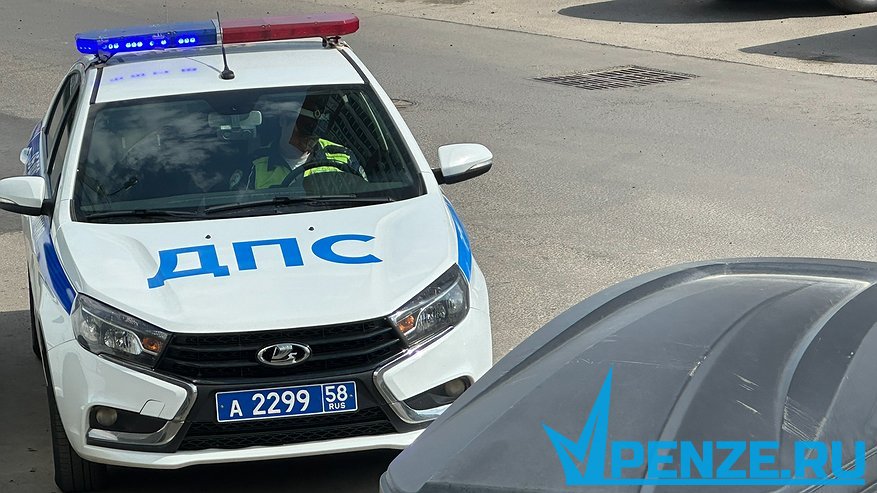 Главная картинка новости: В Нижнеломовском районе произошло крупное ДТП, в котором пострадали три человека