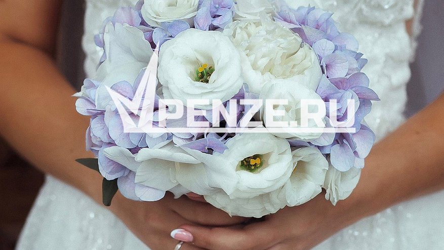 Главная картинка новости: В Пензе серьезно за месяц подорожали обручальные кольца и телефоны