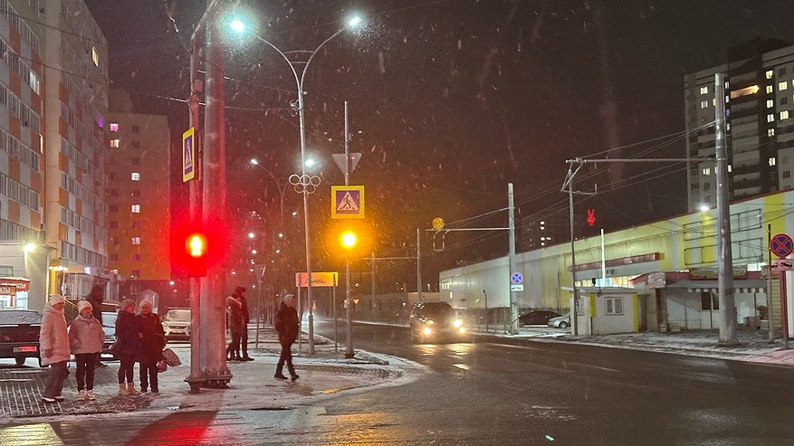 Главная картинка новости: Ледяной дождь стеной. Синоптик Шувалов пообещал россиянам «погодные качели»