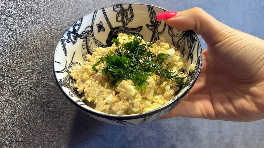 Главная картинка новости: Готовлю этот салат из 3 продуктов всего за 5 минут — идеальный вариант на каждый день: быстро, вкусно, без заморочек