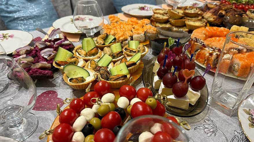 Главная картинка новости: Эпоха застолий подошла к концу: почему сейчас не стоит приглашать гостей к себе домой