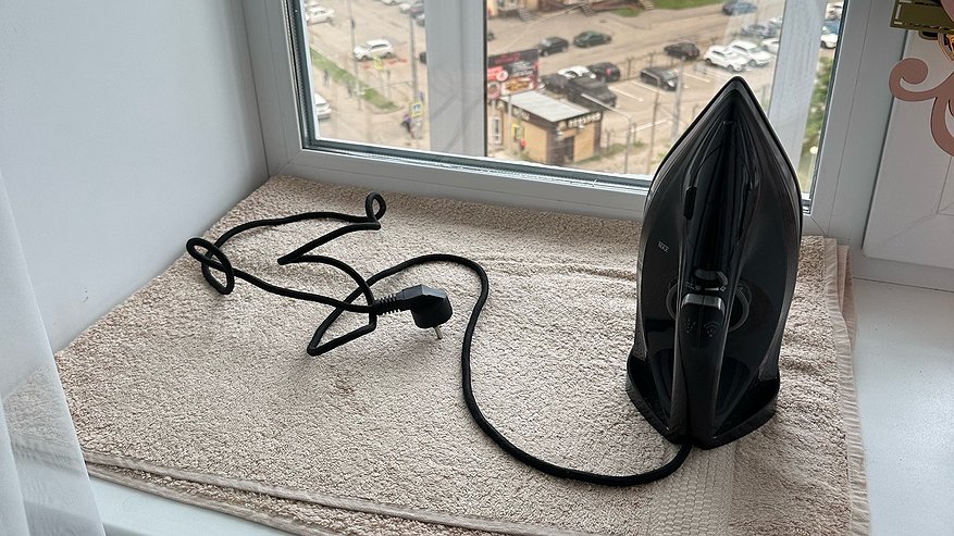 Главная картинка новости: Беру хозяйственное мыло и еще 1 средство – желтизна с подоконника испаряется: сверкает как новый