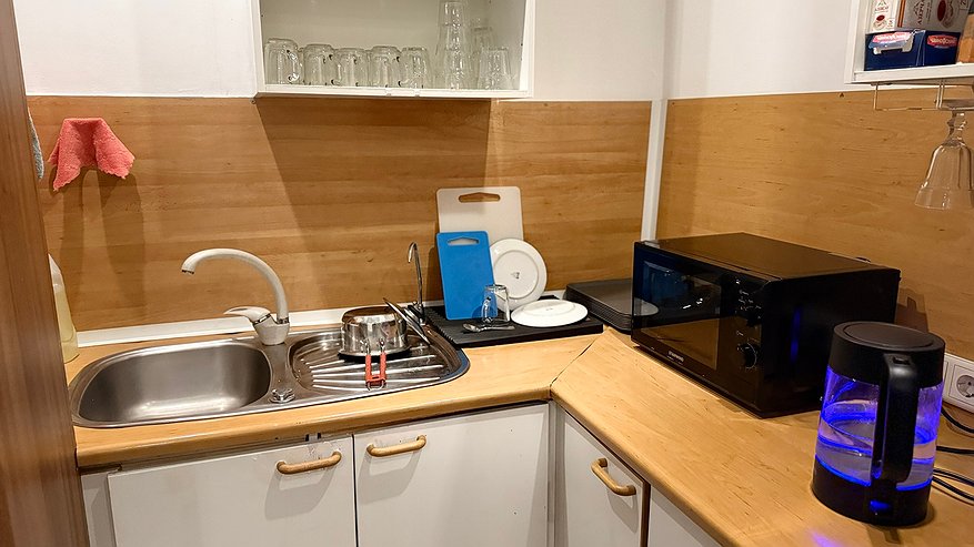 Главная картинка новости: Секрет 6-метровой кухни в «хрущёвке»: это не издевательство, а гениальный план, который однажды пошёл совсем не так — рассказываю почему