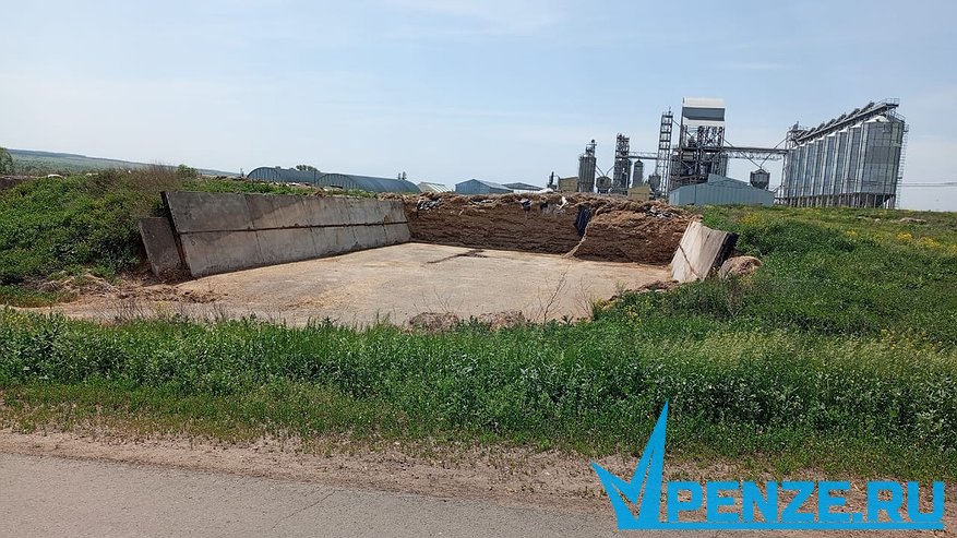 Главная картинка новости: В Нижнеломовском районе следователи выясняют, при каких обстоятельствах пострадал сотрудник предприятия